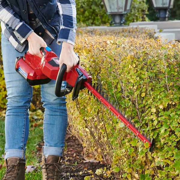 Toro 60V MAX* 24 in. (60.96 cm) Hedge Trimmer with 2.0Ah Battery (51841)