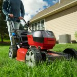 Toro 60V Max* 21 in. (53 cm) Recycler® Self-Propel w/SmartStow® Lawn Mower with 5.0Ah Battery (21326)