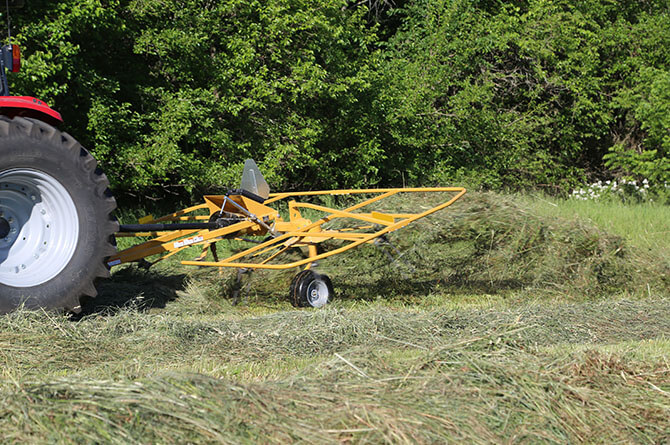 Vermeer TD100 Tedder Vermeer TD100 Tedder