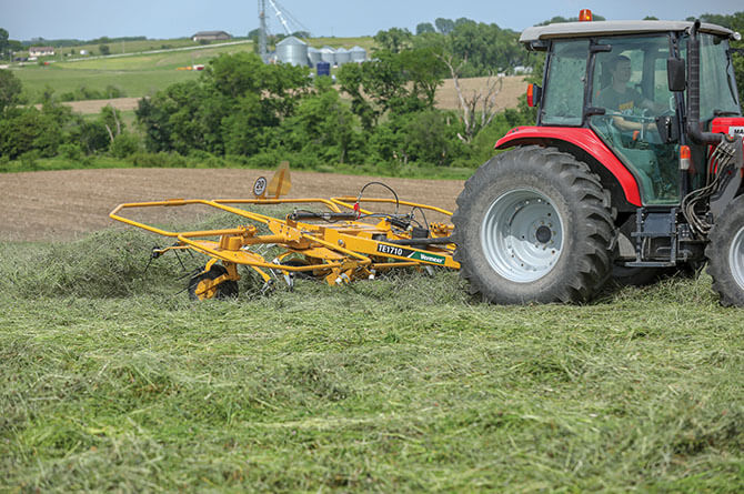 Vermeer TE1710 Tedder Vermeer TE1710 Tedder