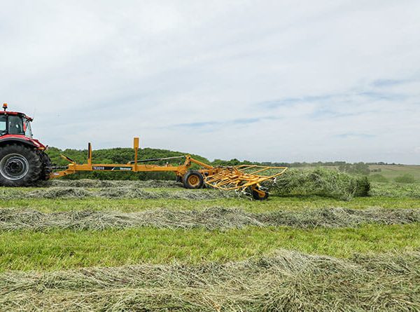 Vermeer TE3310 Tedder