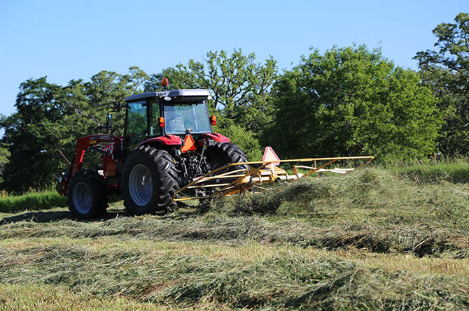 Vermeer TD100 Tedder Vermeer TD100 Tedder
