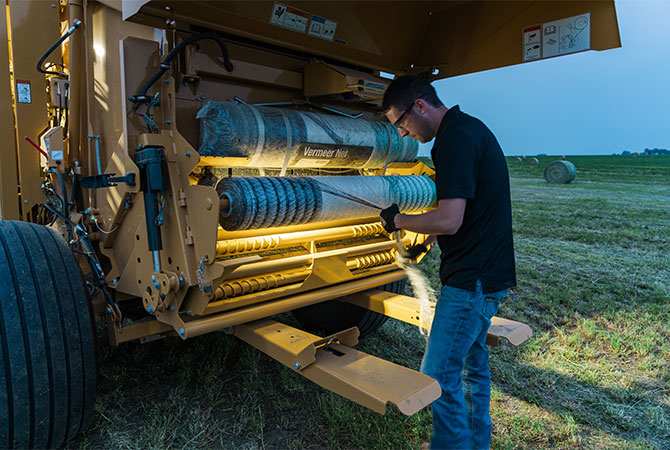 Vermeer 604S Premium Baler