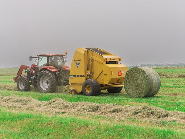Vermeer 604S Signature Baler