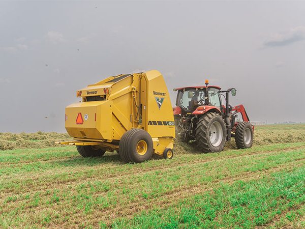 Vermeer 604S Signature Baler