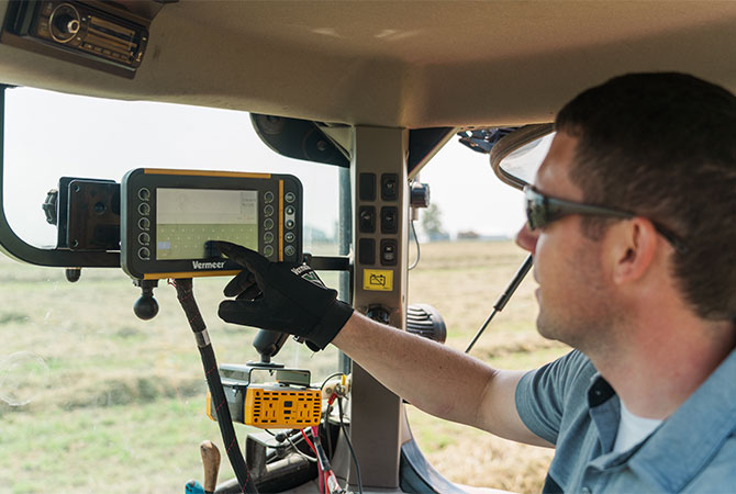 Vermeer 604S Signature Baler