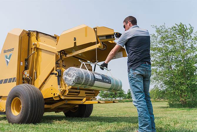 Vermeer 604S Signature Baler