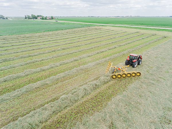 Vermeer VRC1224 Carted Wheel Rake
