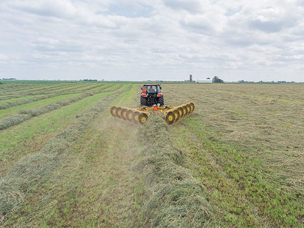 Vermeer VRC1224 Carted Wheel Rake