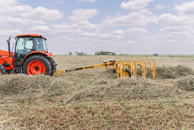 Vermeer VRC820 Carted Wheel Rake Vermeer VRC820 Carted Wheel Rake
